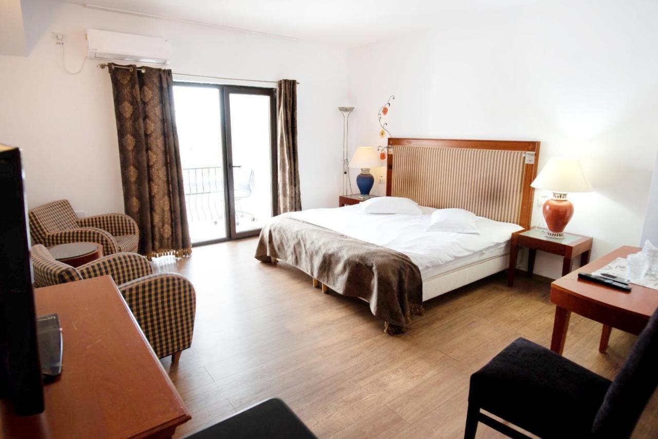 Complex Eos Hotell Valea Lupului  Rum bild