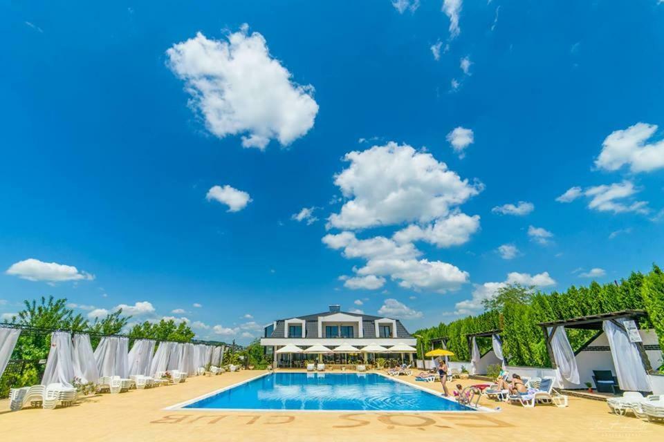 Complex Eos Hotell Valea Lupului  Exteriör bild