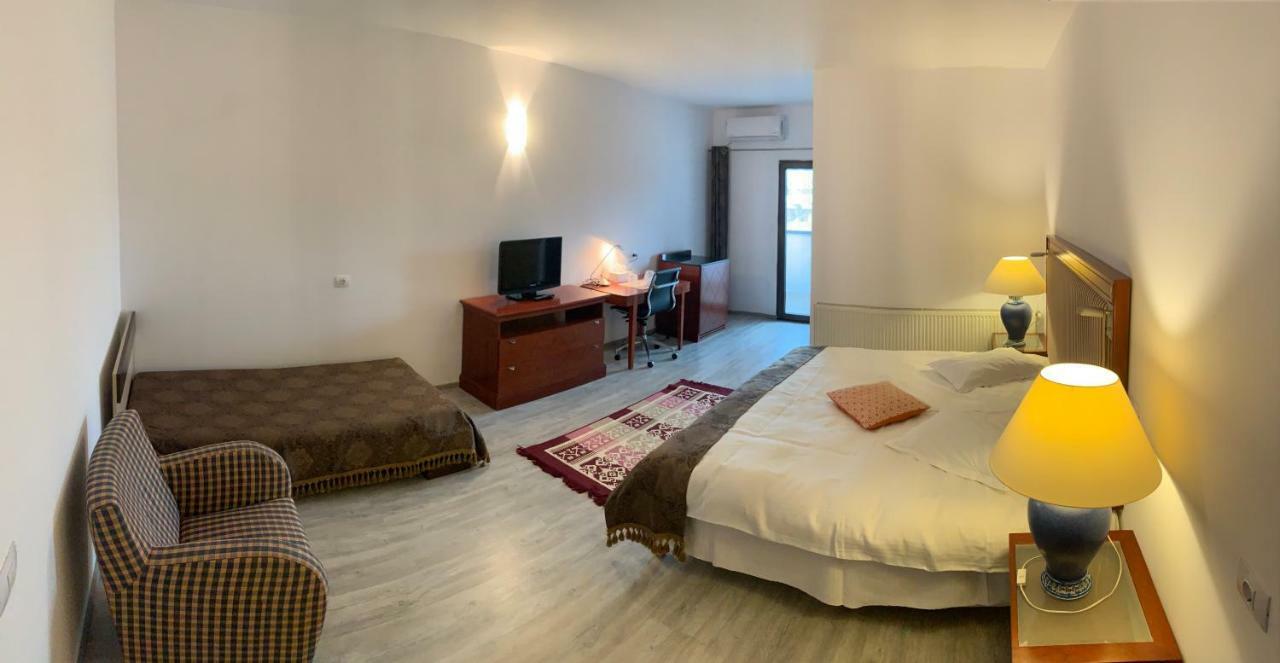 Complex Eos Hotell Valea Lupului  Exteriör bild
