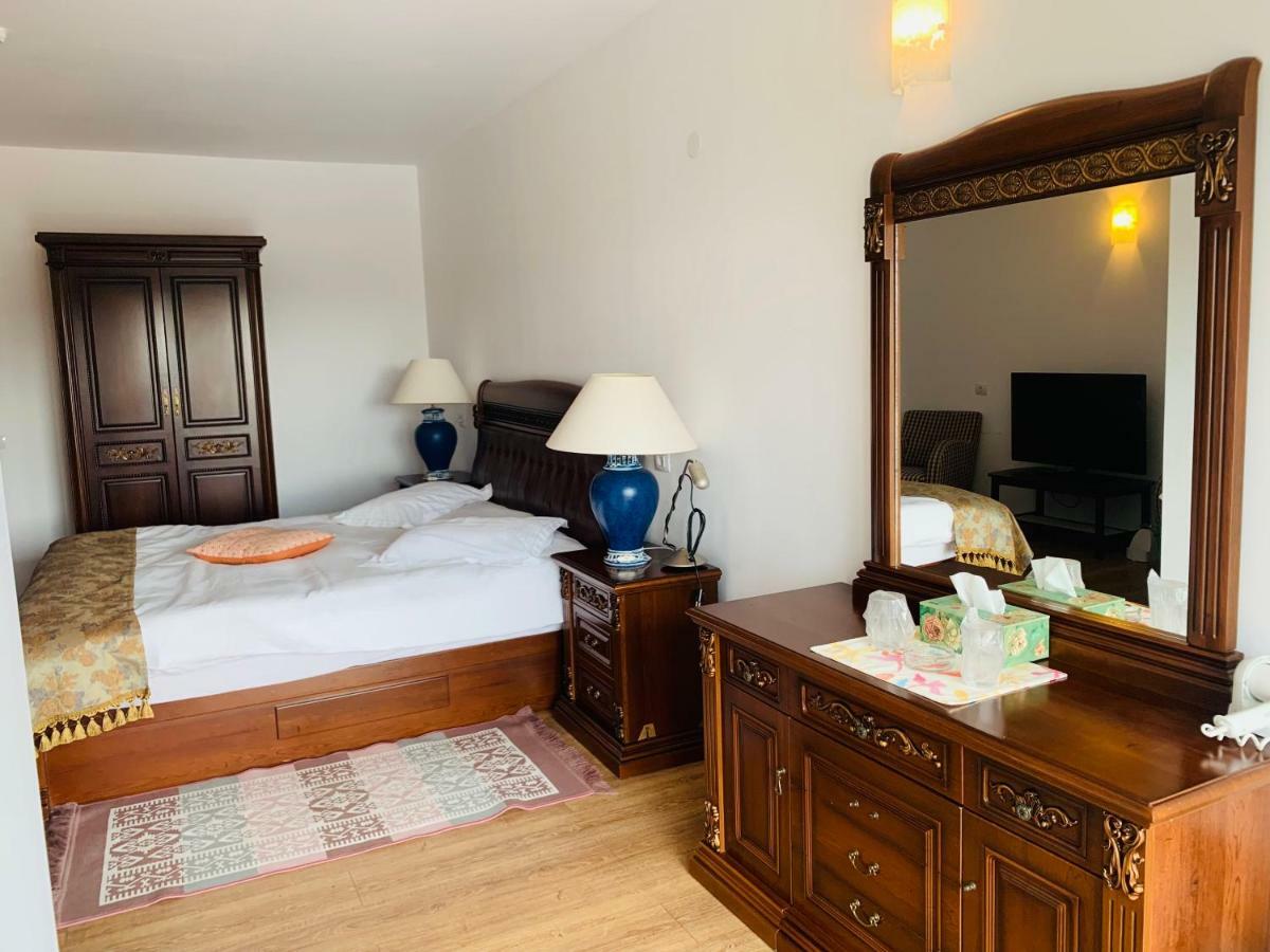 Complex Eos Hotell Valea Lupului  Exteriör bild