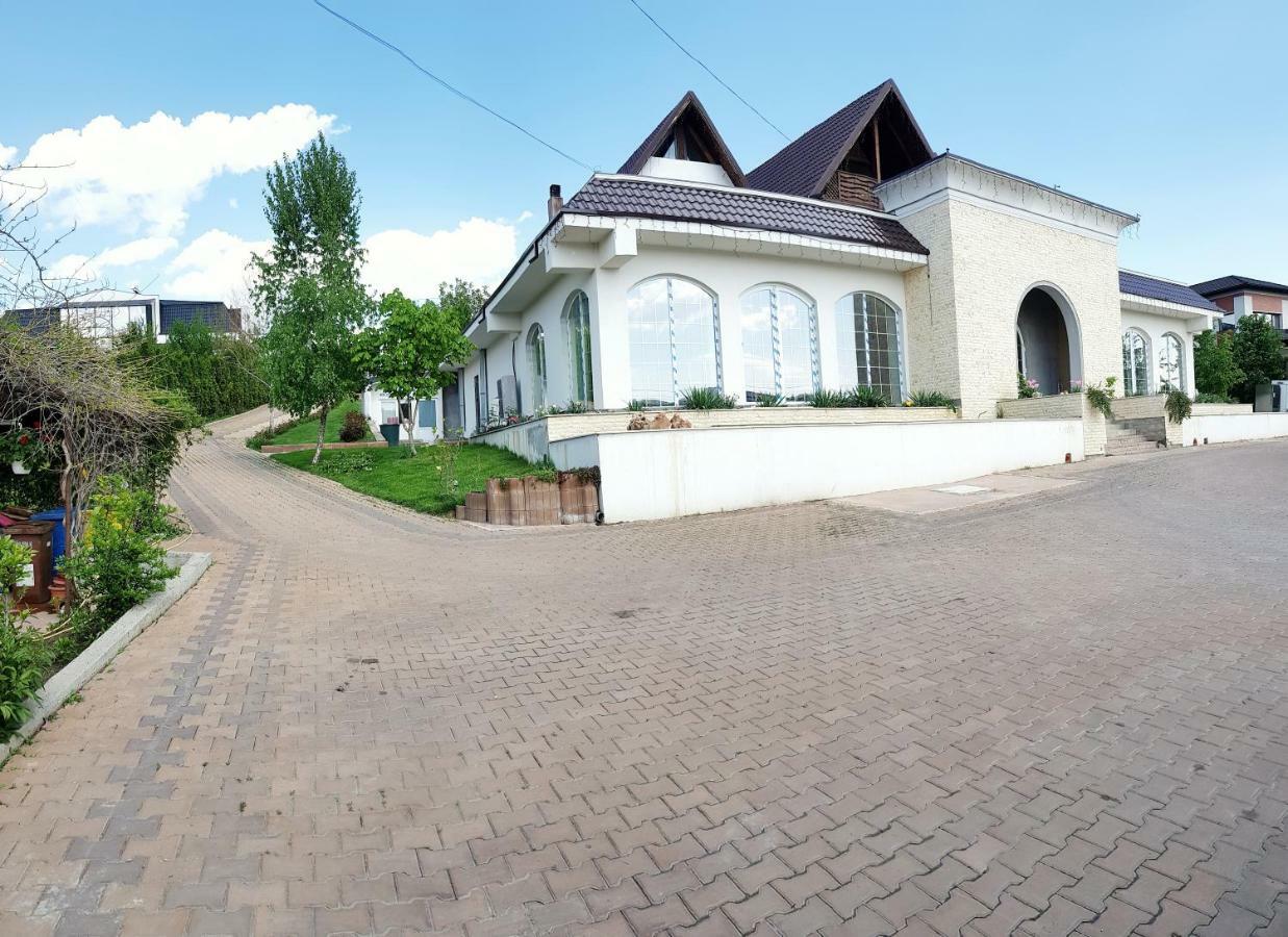 Complex Eos Hotell Valea Lupului  Exteriör bild